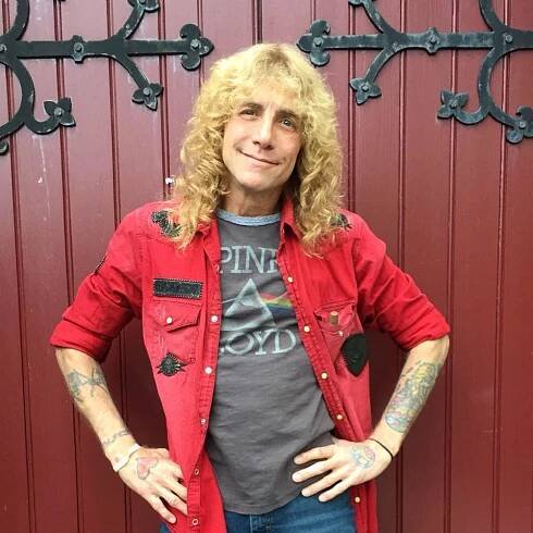 Steven Adler byl hospitalizován
