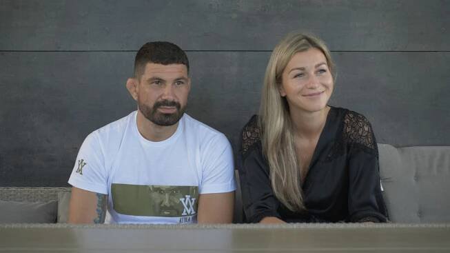 Drsňák Attila Végh se umí rozněžnit: Podívejte se, jak mu půvabná manželka řekla, že čekají miminko