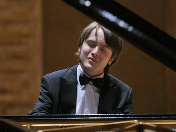 Daniil Trifonov - Mozart Fantasia in D minor K. 397 – Видео Dailymotion