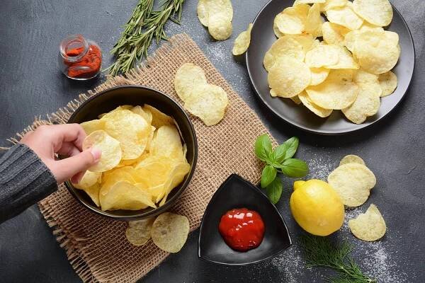 VIDEOTIP Pripravte si obľúbený snack doma: Dokonalé domáce lupienky zvládne každý