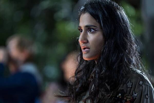 Holky z vejšky - Pre-Frosh Weekend - Z filmu - Amrit Kaur