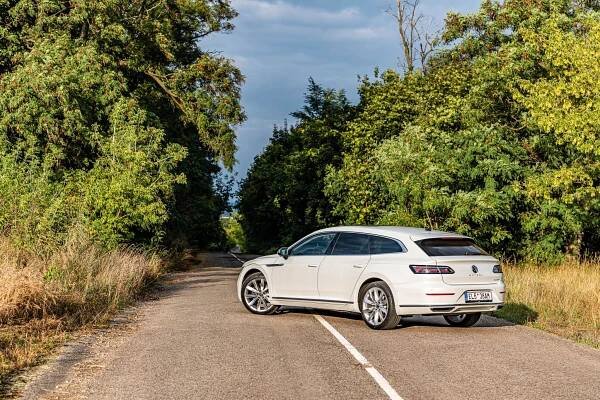 Volkswagen Arteon Shooting Brake eHybrid: Krása, ticho a pohodlí - roadblog.cz