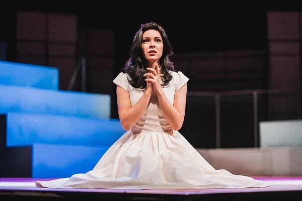 Leonard Bernstein: West Side Story – Patricia Burda Janečková jako Maria (foto Adam Živnůstka)