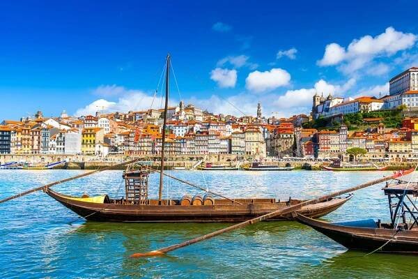 Letenky Praha - Porto, pravidelné a přímé lety od 2 660 Kč
