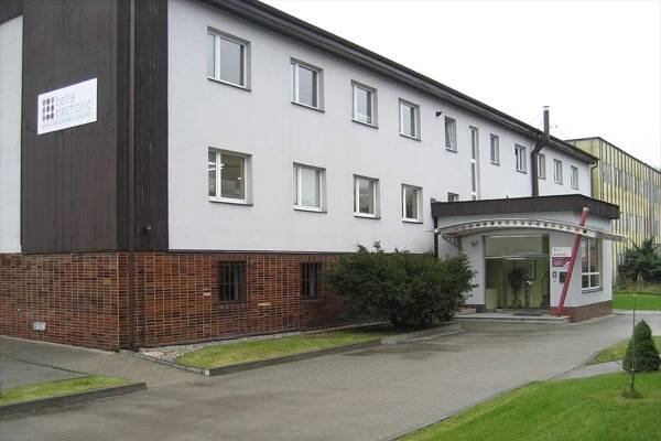 Estetizace fasády a vstupní části firmy • VYSLOUŽIL ARCHITEKTI