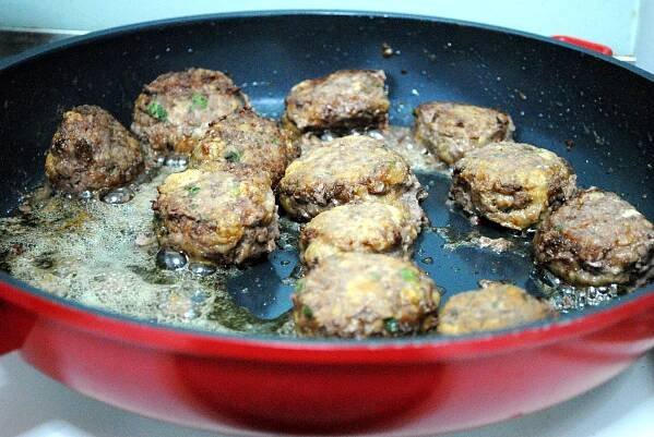 Frying the polpette