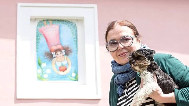 Emma Srncová ve filmu. Veselé naivní obrázky, tři manželé, tři děti a překonaná rakovina