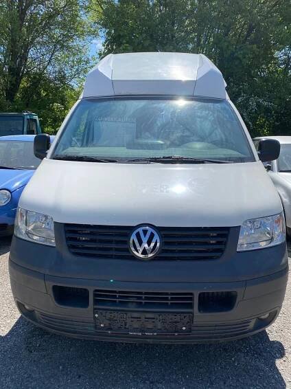 Volkswagen T5 Caravelle - Ex Krankenwagen 2.5 TDI  - gebrauchte VW T5 Caravelle aus dem Jahr 2009