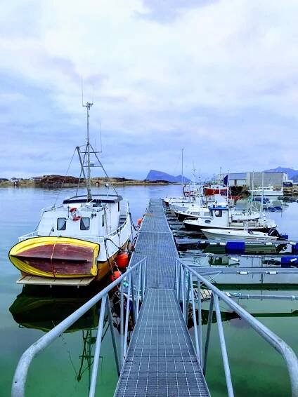 The marina at Sommarøy is drifting towards the island of Håja in the north © Knut Hansvold