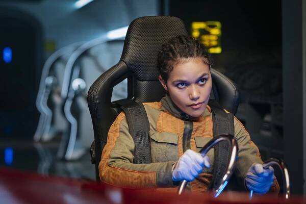 Emma McDonald - Moonhaven - The Pilot - Z filmu