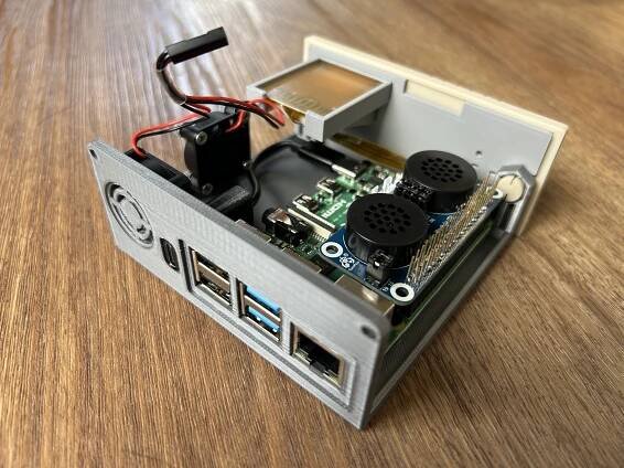 Retro Desktop PC Raspberry Pi case by fantasticmrdavid MakerWorld: Download Free 3D Models
