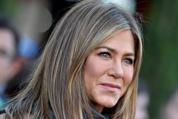 Jennifer Aniston Just Served Up Major Beach Hair Inspiration