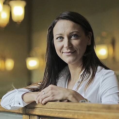 Michaela Opltová v profesionálním portrétu.