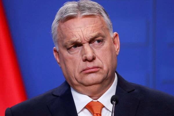 How Autocrats Endure: Viktor Orban and the Myth of the Self-Destructing Strongman