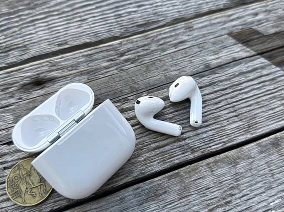 AirPods 4 s ANC