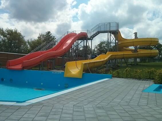 OBRAZEM: Krumlovské koupaliště vylepšila skluzavka i tobogán
