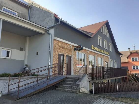 Do Restaurantu Panská ve Stěbořicích na dobré pivo i rodinnou oslavu