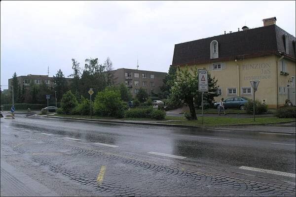Soubor:Praha Suchdol - Kamycka.jpg – Wikipedie