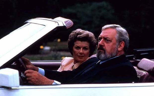 Perry Mason se vrací - Z filmu - Barbara Hale, Raymond Burr