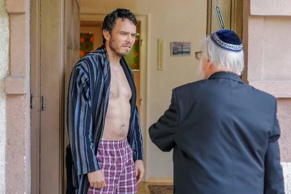 A Nagy Fehér Főnök - Episode 8 (E08) (2023) | Galerie - Z epizody | ČSFD.cz