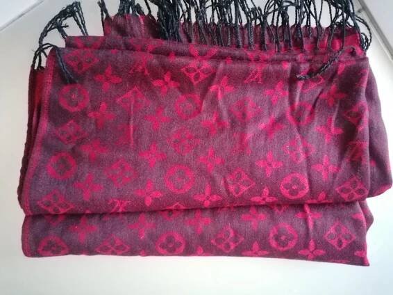 Šála Louis vuitton