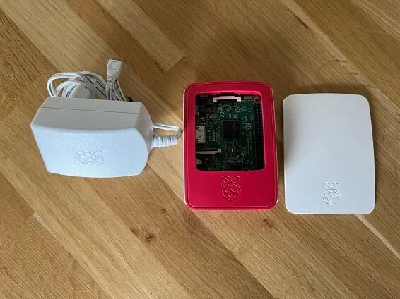 Raspberry Pi 3 v originalni krabičce a zdroj - Elektro
