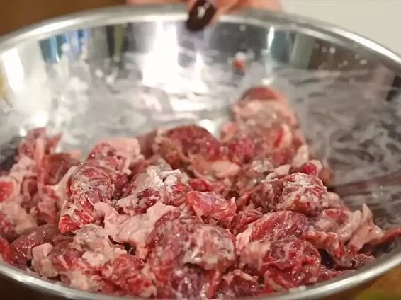 Sizzling Black Pepper Beef Stir Fry - Tiffy Cooks