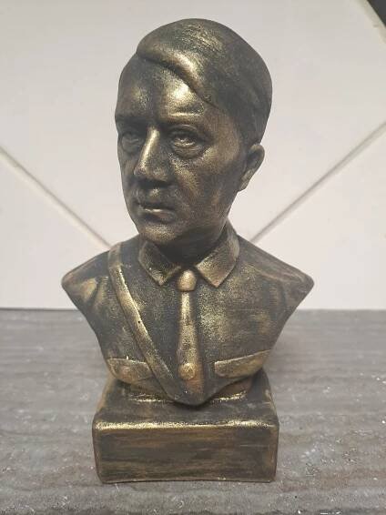 Busta Adolf Hitler