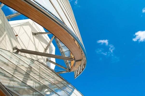 Frank Gehry: Biography, Works, Awards 53