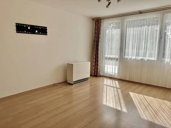 Pronájem bytu 3+1+jídelna se zahradou v rodinném domě ul. K Vinicím, Praha 6 Nebušice, obrázek č.8