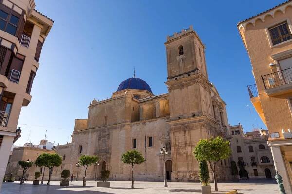 Basilica_de_Santa_Maria-_MG_9063.jpg
