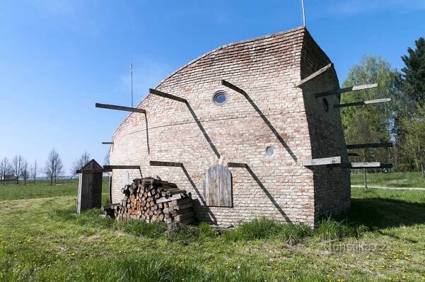 Loď
