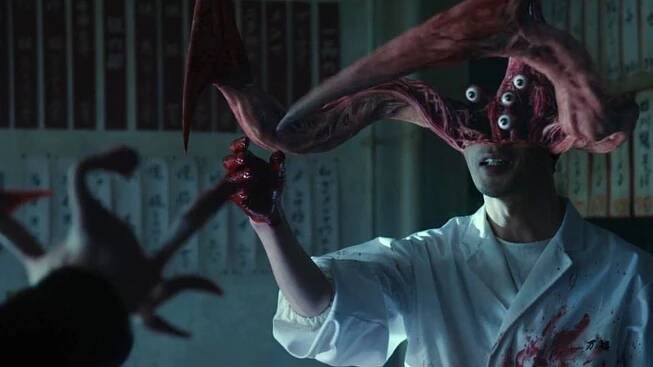 Děsivý sci-fi seriál Parasyte: The Grey
