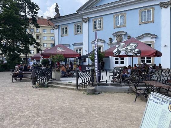 FOTO, VIDEO: Velká Malá Paříž v Teplicích. Zámecká zahrada v neděli ožila