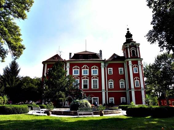 9. Tip na výlet: Dětenice. Krásný zámek Dětenice. ROYAL VERA