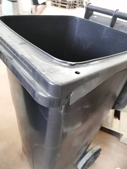 Popelnice plastová 120l černá DIN EN 840-1 - Popelnice plastová 120l černá DIN EN 840-1