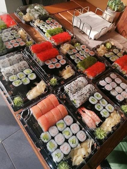 Kaito sushi v Mostě.