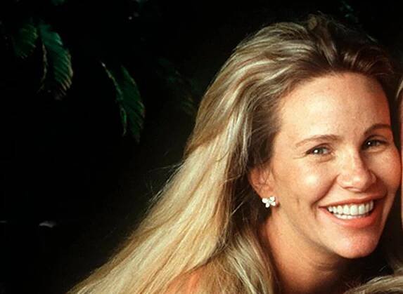 Tawny Kitaen, Star of 1980s Music Videos, Dies at 59