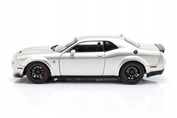 Dodge Challenger SRT Hellcat Redeye 2023 stříbrná trojitá niklová Solido 1:18 Značka Solido