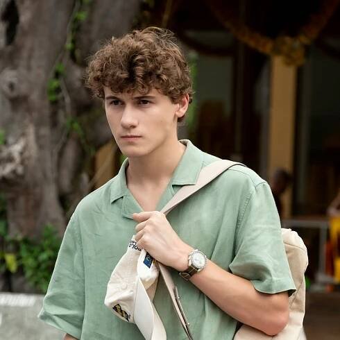 'White Lotus' Star Sam Nivola on That Incest Scene With Patrick Schwarzenegger & Lochlan's Future
