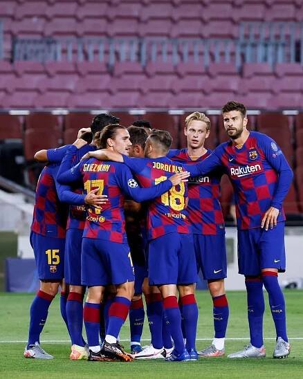 Messi leads Barca to the UCL quarters