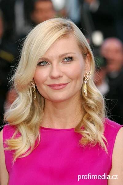 Kirsten Dunst - celebrity účes - HappyHair