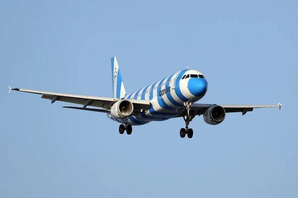 Condor Airlines Airbus A320-212 in Blue Sea livery.