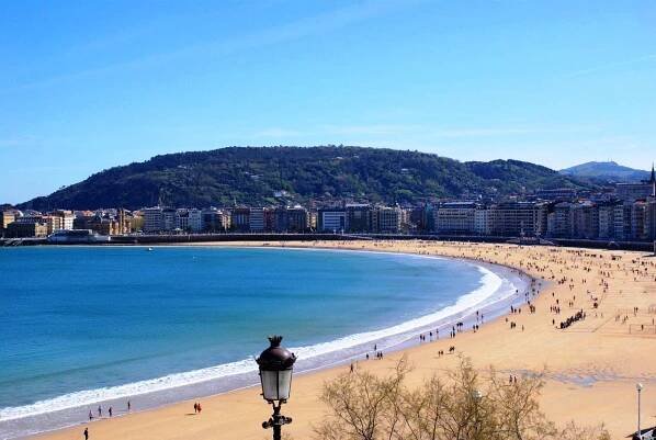 San Sebastian, La Concha Beach, Španělsko | Krásné pláže