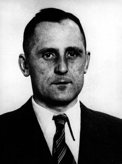 Šéf Gestapa: Pohřbili ho do masového židovského hrobu!
