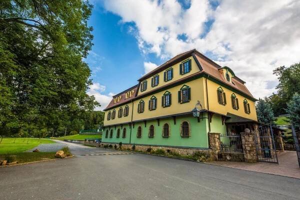 Lovecký Zámeček Hotel Buchlovice