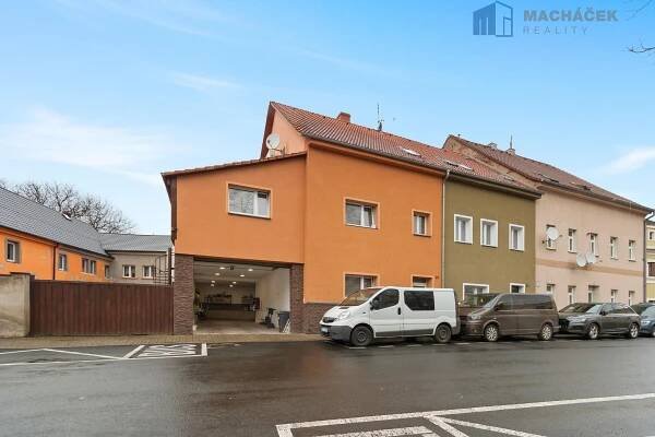 Pronájem bytu 2+kk Hostomice 80 m2, Školní náměstí 82., obrázek č. 1