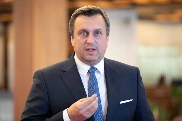 Danko hovorí o kupovaní prieskumov. Politický analytik Baránek priznáva, že také ponuky mal