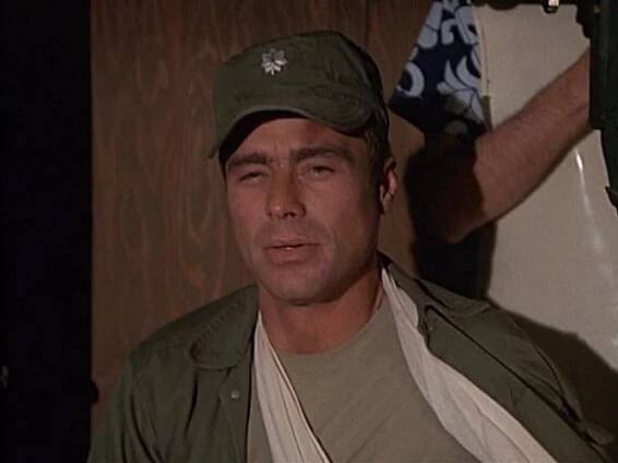 Edward Winter - M*A*S*H - Souboj agentů - Z filmu