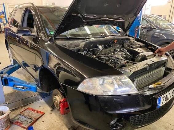 Škoda Octavia RS výměna rozvodového řemenu, servisní prohlídka, oprava převodovky, výměna tlumičů, výměna brzdových destiček